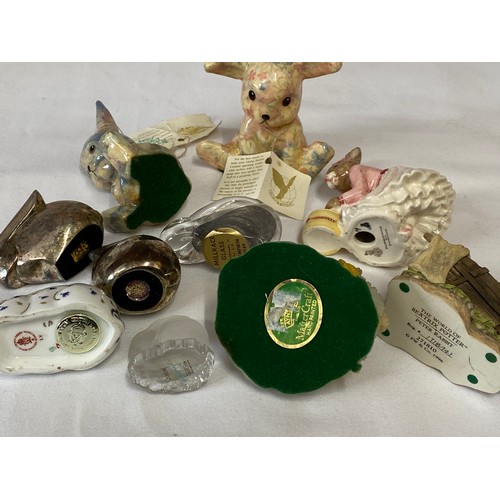 101 - A large collection of small rabbits to include 19 x Teviotdale, 1 x Royal Crown Derby paperweight wi... 