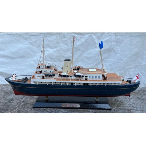 1041 - A model of the Royal Yacht Britannia 50cm l.