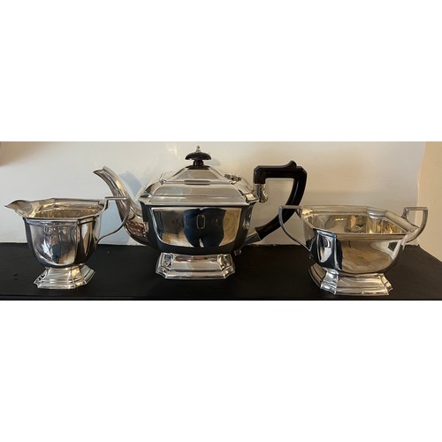 564 - Three piece silver tea service with ebony handle and knop; Birmingham 1935 maker Elkington & Co. Tot... 