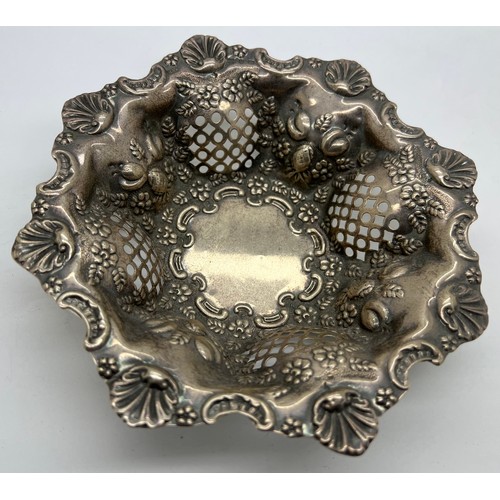 565 - Pierced silver dish 16cm d, weight 96gm. Birmingham 1898 maker Deakin & Francis.