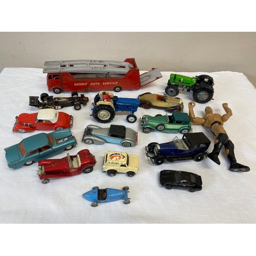 745 - A collection of diecast toys to include Dinky Rolls Royce  Silver Cloud III, Matchbox models, Ford T... 