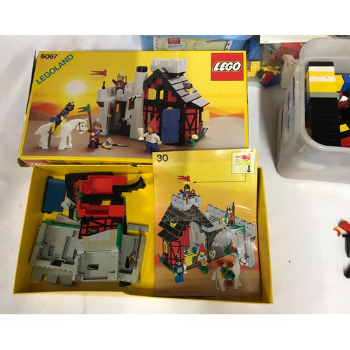 750 - Collection of vintage lego, instruction booklets, part sets, boards,  some boxed to include 6067, 36... 