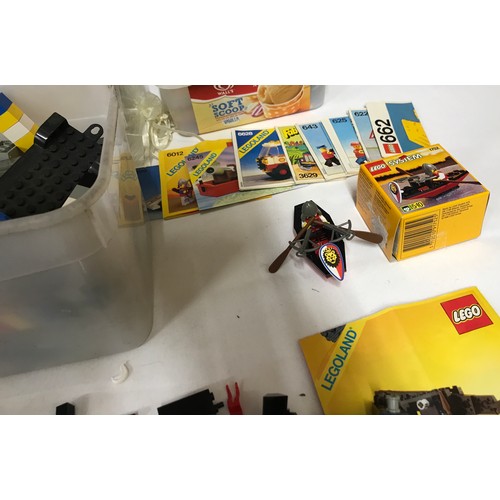 750 - Collection of vintage lego, instruction booklets, part sets, boards,  some boxed to include 6067, 36... 