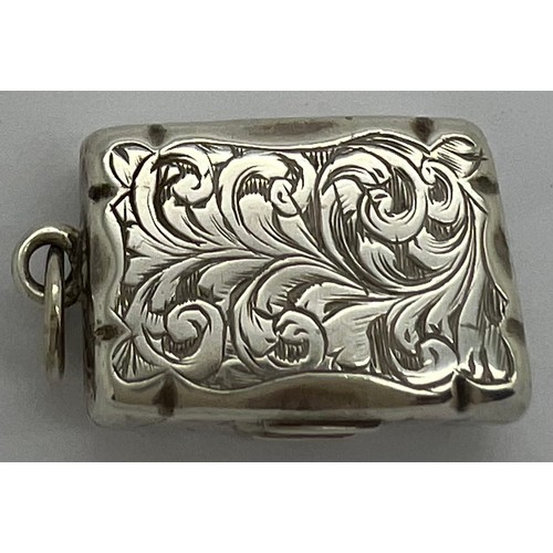 574 - Birmingham silver vinaigrette with suspension ring by Frederick Marson, Birmingham 1857. 1.5 x 2.2cm... 