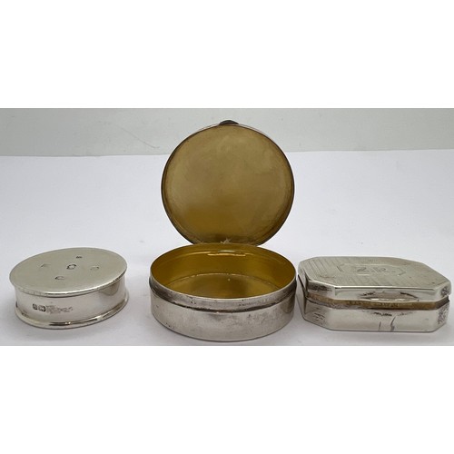 577 - Three silver boxes to include pill box Birmingham 1977 3cm d, maker Charles S Green & Co Ltd, circul... 