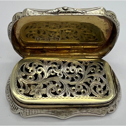 601 - Birmingham silver vinaigrette by Alfred Taylor 2.5 x 5cm approx, Birmingham 1854.