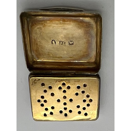 604 - Birmingham silver vinaigrette by John Lilly 1832, 2 x 2.5cm. D W initials to top.