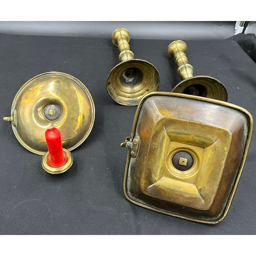 630 - Brass 19thC  to include a pair of heavy candlesticks with pushers 24cm h and two chambersticks, one ... 