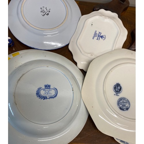 152 - A quantity of 19th and 20thC blue and white ceramics to include drainer 33 cm, square dish, Copeland... 