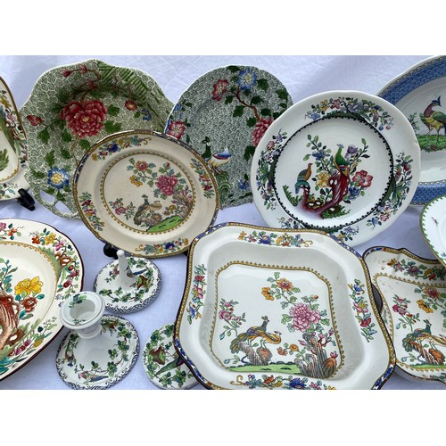 170 - A quantity of Copeland Spode depicting exotic birds, Chinese pheasants, peacocks etc.