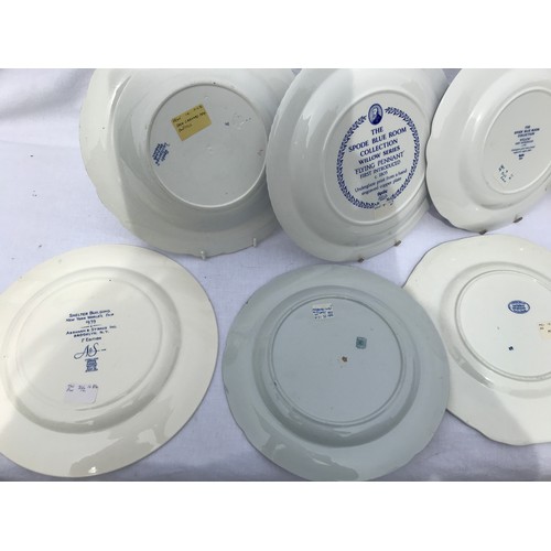 181 - A quantity of 20thC Copeland Spode and Spode blue and white plates and shallow bowls.