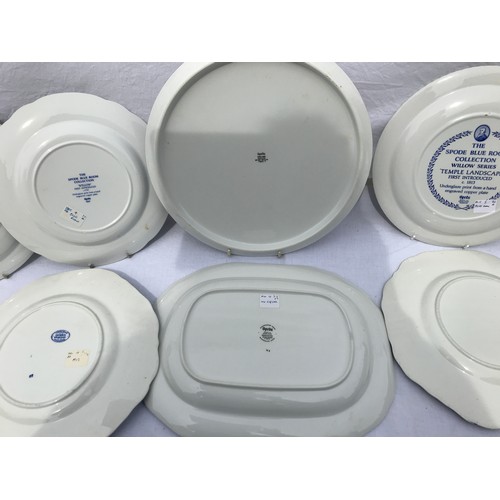 181 - A quantity of 20thC Copeland Spode and Spode blue and white plates and shallow bowls.