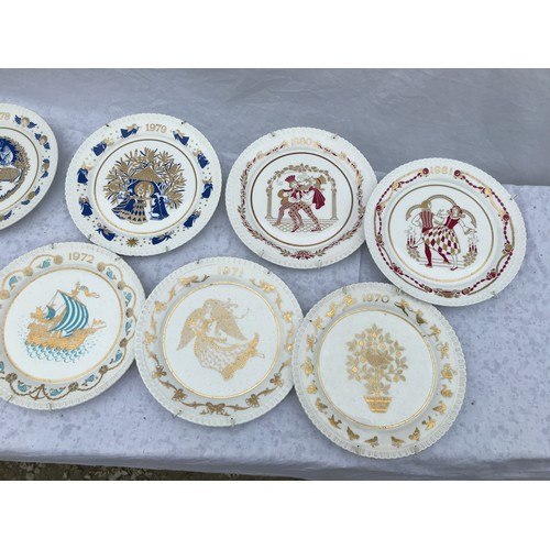 199 - Twelve Spode Christmas plates 1970-1981 inclusive.