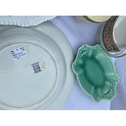 221 - A quantity of 20thC Copeland Spode to include various patterns; 'Flemish Green', 'Royal Jade', 'Gree... 