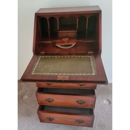 1342 - A 20thC mahogany bureau. 97 h x 55 w x 42cm d.