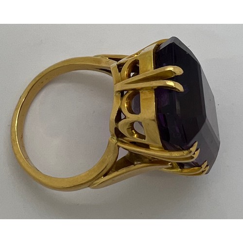 396 - A good quality amethyst ring set in 18ct yellow gold. Amethyst 3ct, size P. 13.7gm.