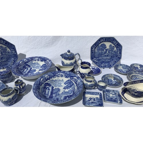 156 - A large quantity of Copeland/Spode blue and white from late 19th century to early 20th century to in... 