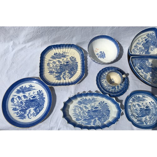 158 - A quantity of Copeland Spode late 19th century to early 20th century Mandarin pattern to include a s... 