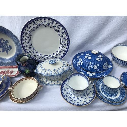 161 - A large quantity of Copeland Spode from late 19th century to early 20th century to include patterns ... 