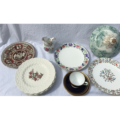 162 - A large quantity of Copeland Spode 19th century and 20th century ceramics to include patterns Greek,... 