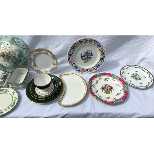 162 - A large quantity of Copeland Spode 19th century and 20th century ceramics to include patterns Greek,... 