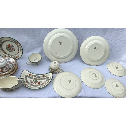 163 - A large quantity of Copeland late Spode Chinese Rose pattern to include cups, saucers, plates etc.