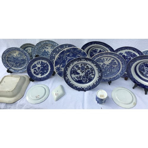 169 - A quantity of Spode and Copeland Spode blue and white to include 'Common Wolf Trap', 'Geranium' patt... 