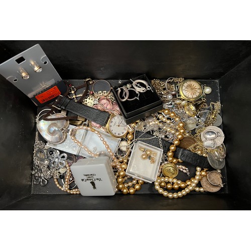 638 - A quantity of jewellery to include a silver Raymond Weil watch, earrings etc in a vintage box.