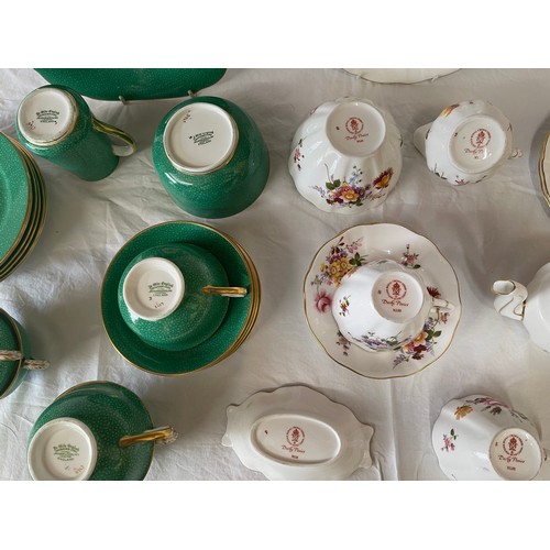 416 - Two part tea services. Ye Old English Grosvenor to include; 1 x cake plate 24cm d, 6 x side plates, ... 