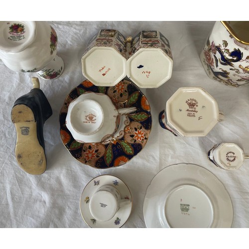 419 - A selection of ceramics to include: Crown Devon bowl 26cm d, Royal Crown Derby Beaumont plate, 4 x M... 