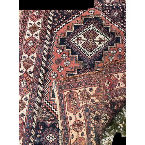 1128 - Vintage Persian Rug measuring 1.58cm long x 1.16cm wide.