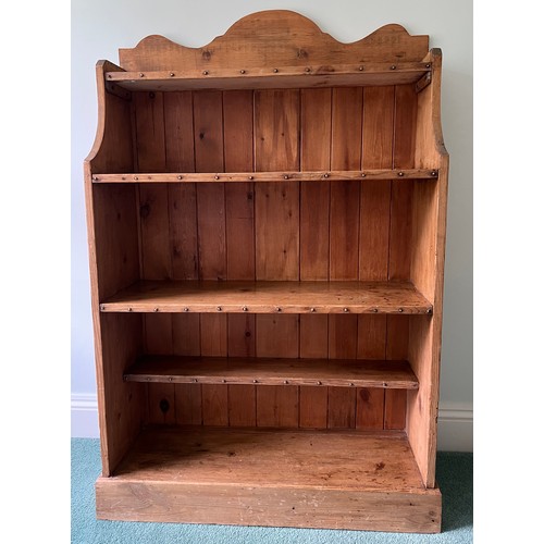 155 - A pine bookshelf. 140 h x 92 w x 30cm d.