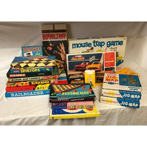 964 - Collection of board games and jig-maps to include Scrabble, Mouse Trap, Spirograph, A Berwick Game '... 