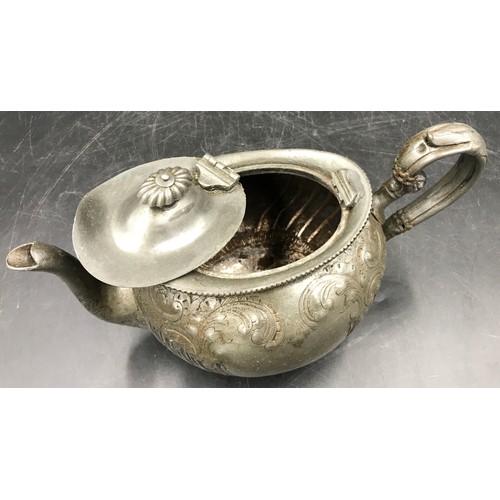 932 - Pewter items to include teapot, sugar bowl, milk jug, tankard, ash tray and three trinket boxes. (8)... 