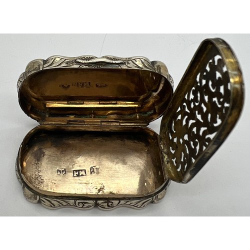 903 - A Victorian engraved vinaigrette 4.5 x 2.5cm depicting the Scott Memorial. Birmingham 1858, maker Fr... 