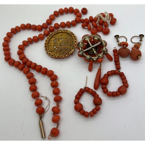 592 - A quantity of 19thC coral jewellery to include brooch, earrings, beads etc. 71.7gm, approx 8mm diame... 