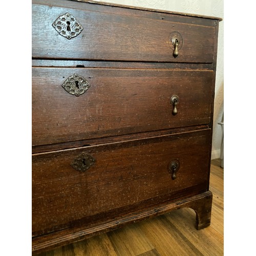 117 - Oak chest of 3 graduated long drawers. Early 19thC/ late 18thC.