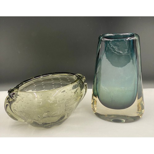 464B - A Murano Sommerso/Swedish? glass vase 25cm h together with a mid century oval grey glass bowl approx... 