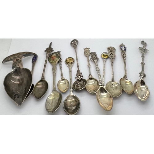 908 - Thirteen various commemorative spoons to include .800 silver and white metal contained in a non rela... 