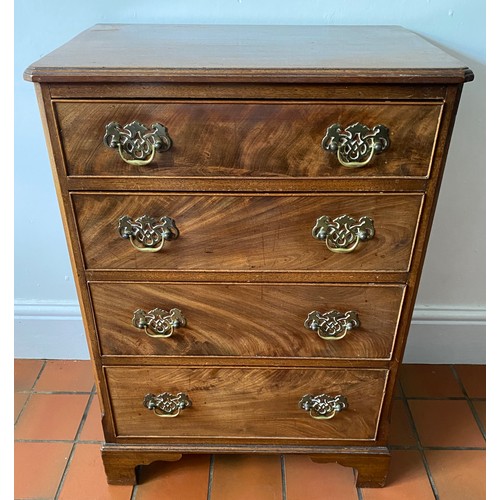 125 - A 20thC four height mahogany chest of drawers on bracket feet and brass handles. 82 h x 57.5 w x 40c... 