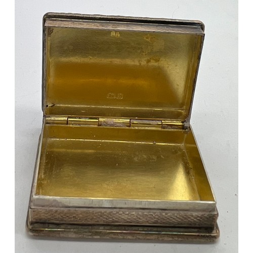 891 - A good quality silver and enamel box with gilt interior, Birmingham 1978 maker S.J Rose & Son. 57.5g... 