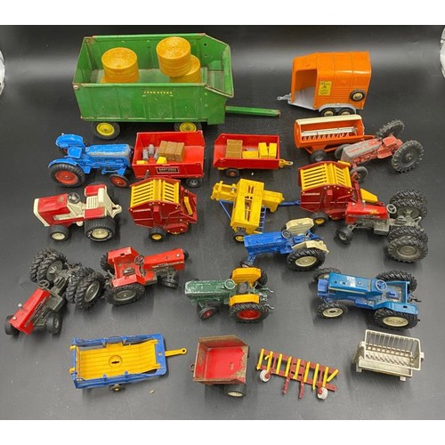 972 - A collection of Britains diecast toys to include Vermeer Round Baler x 2, MF200 Massey Ferguson Trai... 