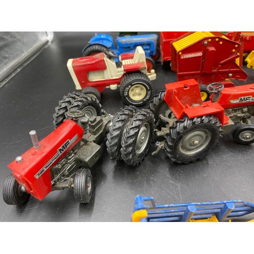 972 - A collection of Britains diecast toys to include Vermeer Round Baler x 2, MF200 Massey Ferguson Trai... 