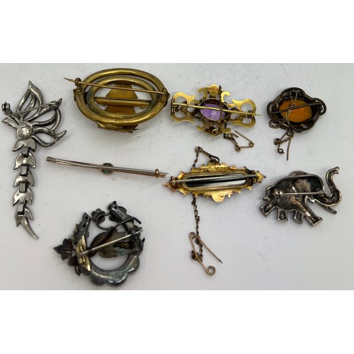 629 - Eight various late 19thC /early 20thC brooches to include two 9ct gold, two silver and marcasite etc... 