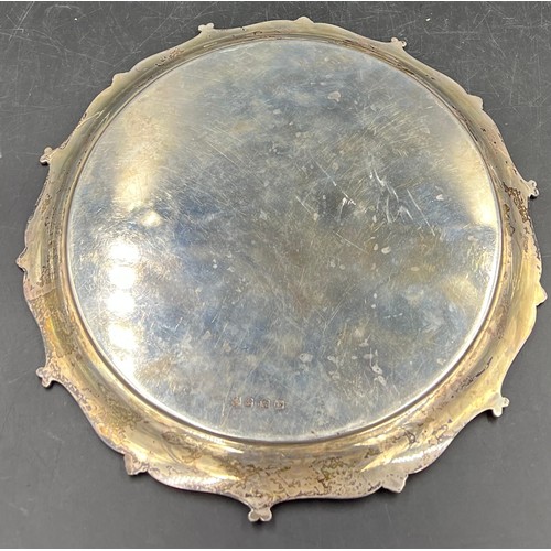 795 - Silver circular tray 27cm d, Birmingham 1929 BBS Ld, maker Barker Brothers Silver Ltd. 581gm.