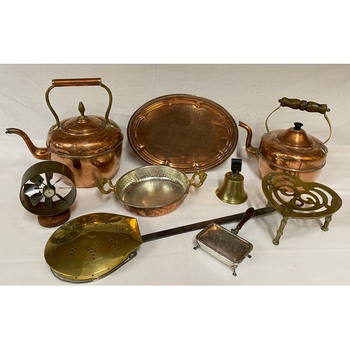 941 - Brass and copperware to include Hammond's Osborne St, Hull, two copper kettles, one with wooden hand... 