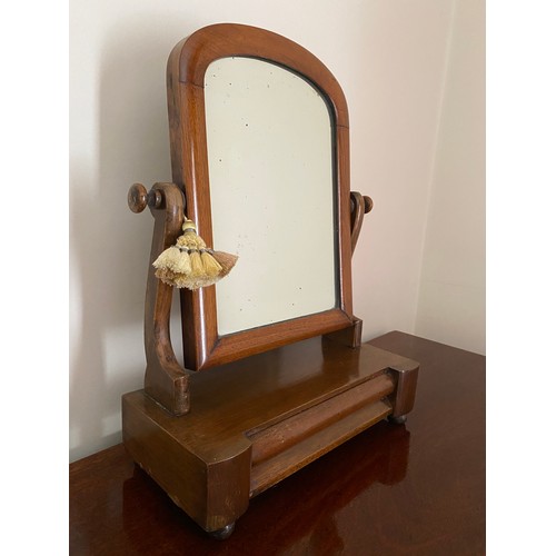 1145 - A 19thC mahogany dressing table mirror with drawer 52 h x 39 w x 18cm d.