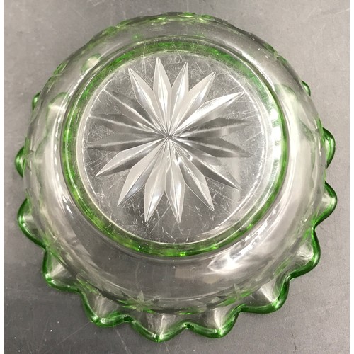 499 - Seven pieces of green glass to include a pair of decanters 17cm h, 3 small glasses 13cm h x 6.5cm d,... 