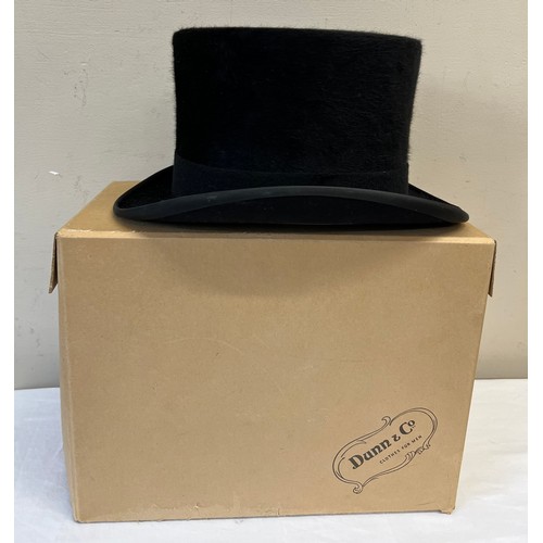 721 - Top hat in cardboard box, Dunn & Co, size 6 7/8.