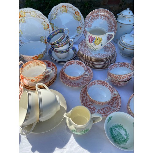 217 - Various part tea sets to include Rosalyn China Hammond's Hull, plates and sugar bowl, Bell China Sho... 